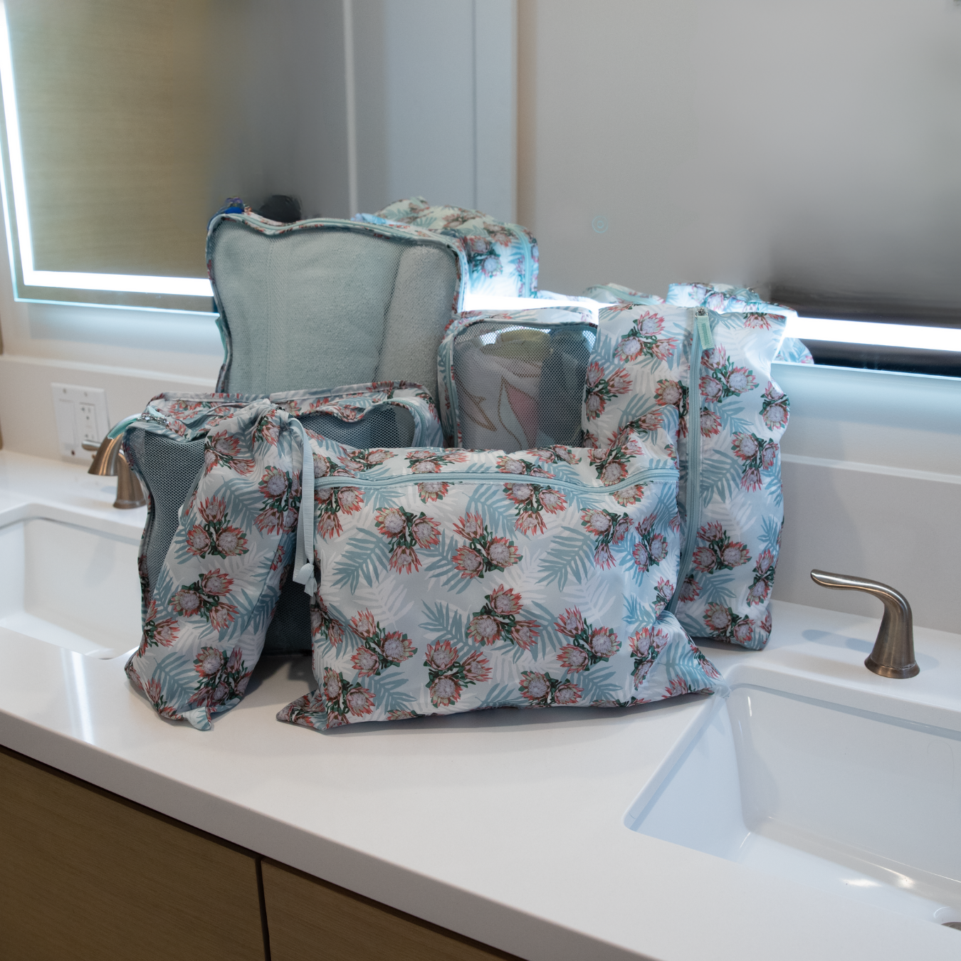 Travel Bundle Duffle Bag & Packing Cubes