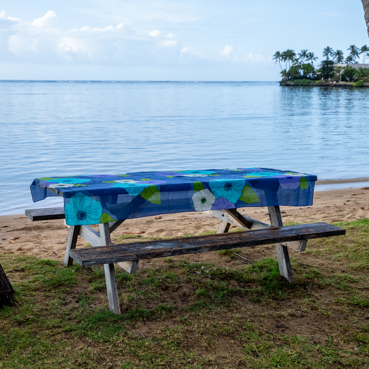 Ultraviolet Hibiscus Pareo